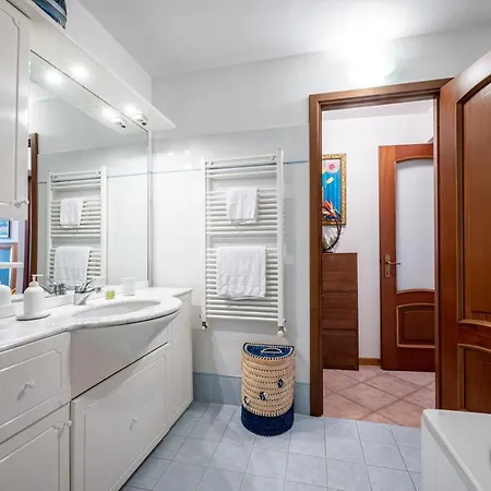 Apartmán With Bicycle Storage In - Larihome A24 *